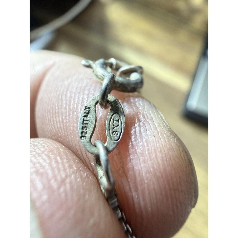 This vintage sterling silver 925